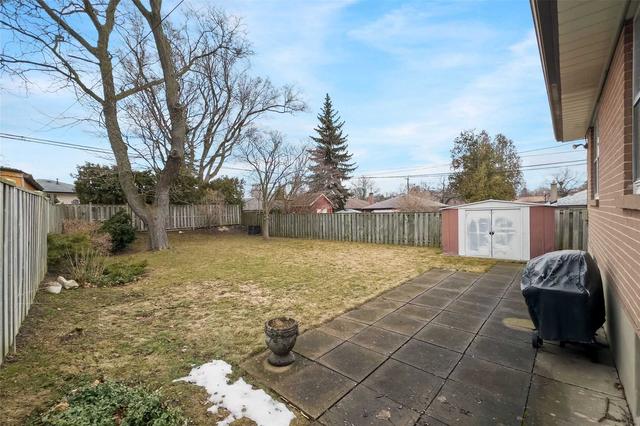 56 Amberdale Dr, House detached with 3 bedrooms, 2 bathrooms and 5 parking in Toronto ON | Image 26