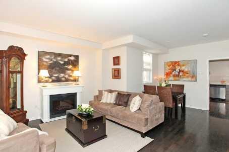 th87 - 117b The Queensway Ave, Townhouse with 3 bedrooms, 3 bathrooms and 1 parking in Toronto ON | Image 2