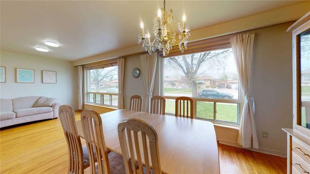 61 Strathavon Dr, House detached with 3 bedrooms, 3 bathrooms and 3 parking in Toronto ON | Image 9