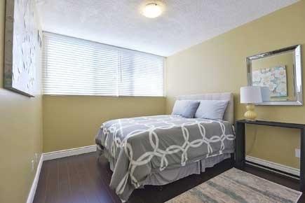 1507 - 3700 Kaneff Cres, Condo with 3 bedrooms, 2 bathrooms and 1 parking in Mississauga ON | Image 10