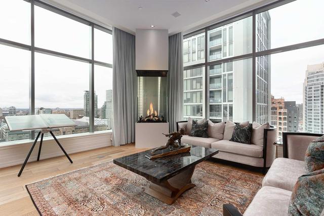 Ph1 - 77 Charles St W, Condo with 2 bedrooms, 4 bathrooms and 4 parking in Toronto ON | Image 1