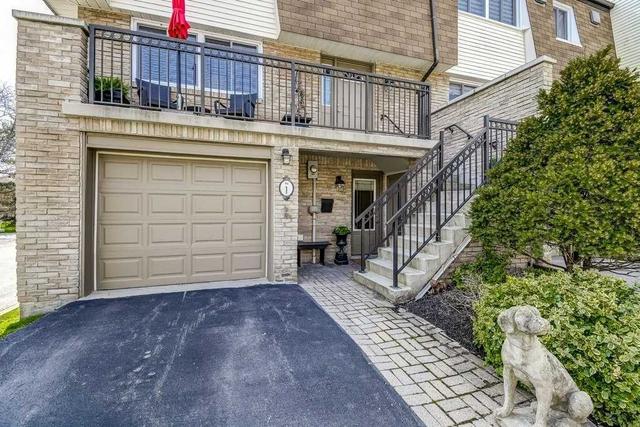 1 - 90 Sarah Lane, Townhouse with 3 bedrooms, 4 bathrooms and 2 parking in Oakville ON | Image 23