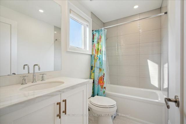 2 - 336 Robinson St, Townhouse with 3 bedrooms, 5 bathrooms and 2 parking in Oakville ON | Image 13