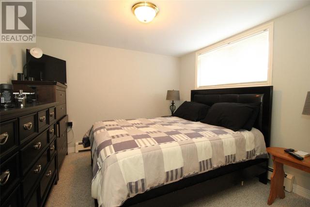 998 Topsail Road, House other with 5 bedrooms, 2 bathrooms and null parking in Mount Pearl NL | Image 28