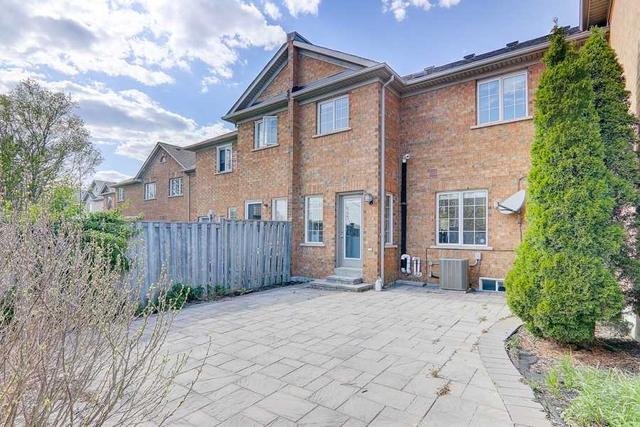 25 Waterton Cres, House attached with 3 bedrooms, 4 bathrooms and 2 parking in Richmond Hill ON | Image 20