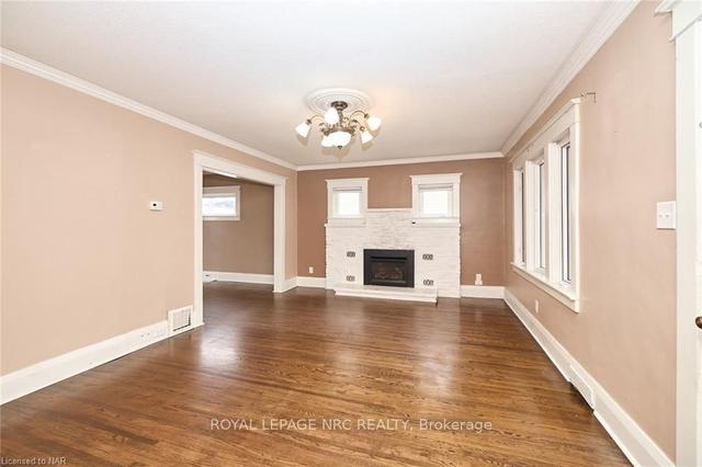 6414 Ker St, House detached with 3 bedrooms, 2 bathrooms and 3 parking in Niagara Falls ON | Image 35