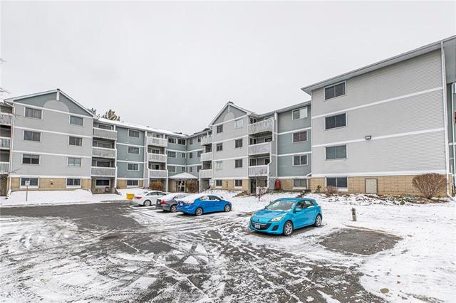 215 - 212 Viewmount Drive, Condo with 2 bedrooms, 1 bathrooms and 1 parking in Ottawa ON | Image 2