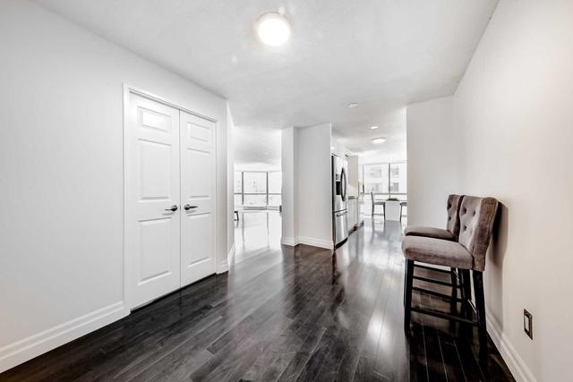 807 - 280 Simcoe St, Condo with 2 bedrooms, 2 bathrooms and 1 parking in Toronto ON | Image 11