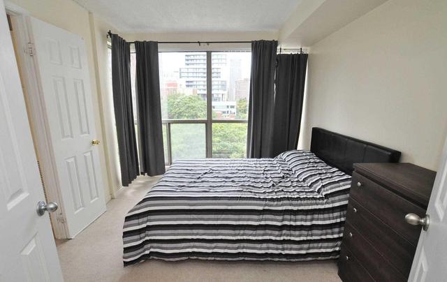 707 - 298 Jarvis St, Condo with 2 bedrooms, 2 bathrooms and 1 parking in Toronto ON | Image 3