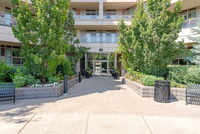 304 - 2480 Prince Michael Dr, Condo with 2 bedrooms, 2 bathrooms and 2 parking in Oakville ON | Image 12