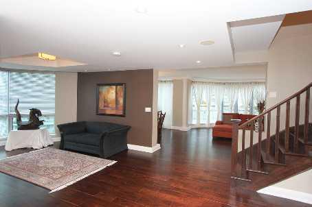 sph1-02 - 10 Queens Quay W, Condo with 2 bedrooms, 3 bathrooms and 2 parking in Toronto ON | Image 2