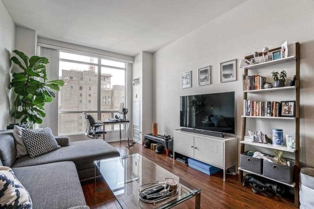 1616 - 7 King St E, Condo with 1 bedrooms, 1 bathrooms and 1 parking in Toronto ON | Image 3