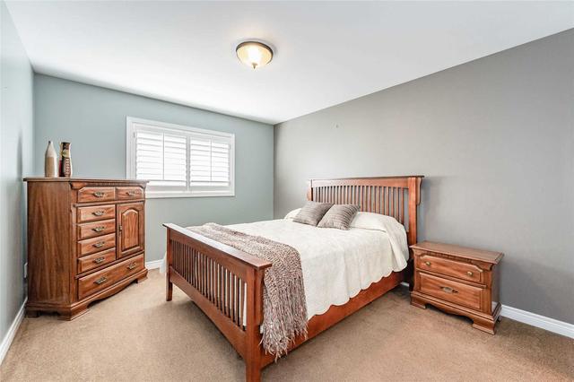 80 Oakhampton Tr, Townhouse with 3 bedrooms, 3 bathrooms and 2 parking in Hamilton ON | Image 14