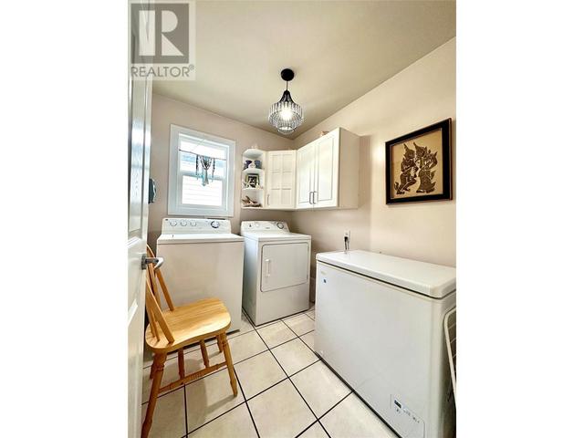 521 - 10th Avenue Unit# 1, House detached with 2 bedrooms, 2 bathrooms and 6 parking in Keremeos BC | Image 14