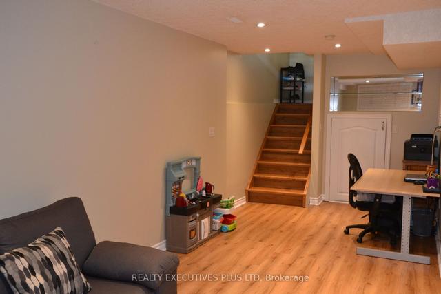 119 Frances Ave W, House attached with 3 bedrooms, 3 bathrooms and 6 parking in Hamilton ON | Image 21