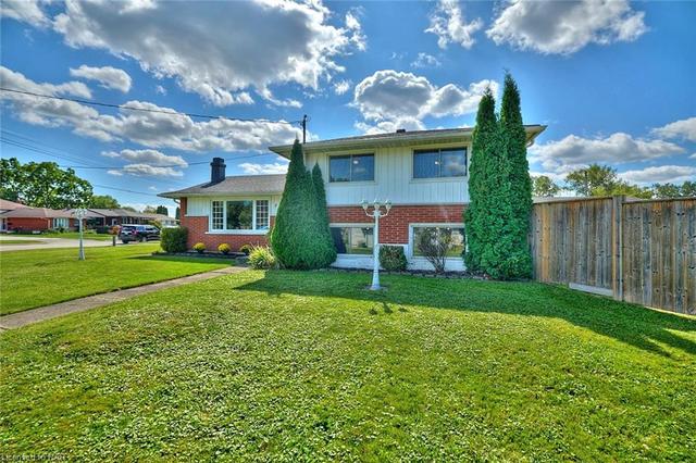 7405 Susan Crescent, House detached with 3 bedrooms, 1 bathrooms and 5 parking in Niagara Falls ON | Image 36