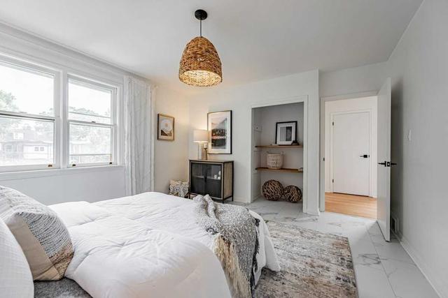 71 Garden Ave, House detached with 5 bedrooms, 2 bathrooms and 2 parking in Toronto ON | Image 8