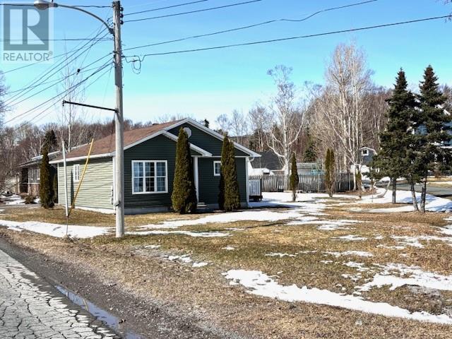 2 Bayview Road Extension, House detached with 2 bedrooms, 1 bathrooms and null parking in Clarenville NL | Image 2
