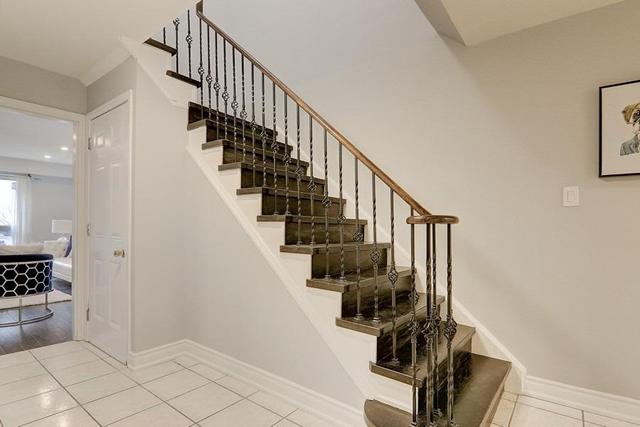 81 Buckhurst Cres, House attached with 4 bedrooms, 4 bathrooms and 6 parking in Toronto ON | Image 36