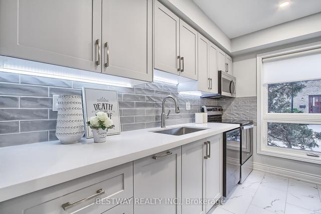 32 Rock Fern Way, Townhouse with 2 bedrooms, 3 bathrooms and 1 parking in Toronto ON | Image 30