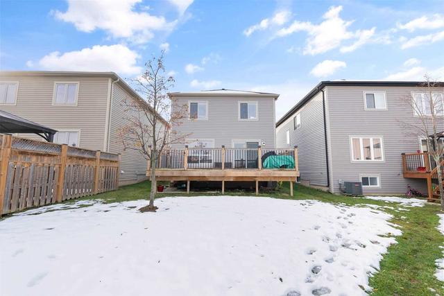 77 Avery Cres, Condo with 3 bedrooms, 3 bathrooms and 5 parking in St. Catharines ON | Image 17