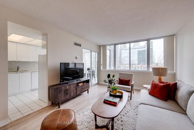 503 - 350 Webb Dr, Condo with 2 bedrooms, 2 bathrooms and 2 parking in Mississauga ON | Image 3