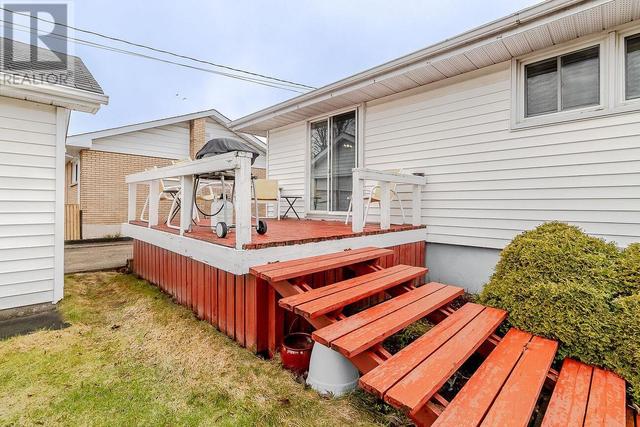 54 Windsor St, House detached with 3 bedrooms, 2 bathrooms and null parking in Sault Ste. Marie ON | Image 37