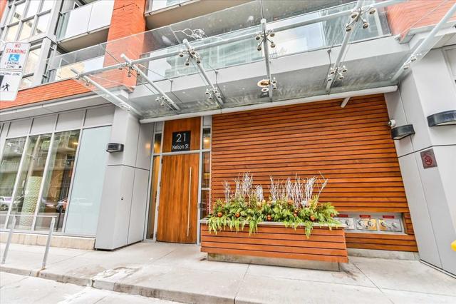 411 - 21 Nelson St, Condo with 2 bedrooms, 2 bathrooms and 1 parking in Toronto ON | Image 1