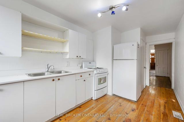 457 Queen St E, House attached with 4 bedrooms, 2 bathrooms and 0 parking in Toronto ON | Image 3