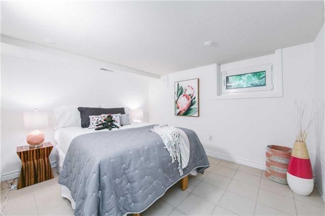 104 Wells St, House semidetached with 3 bedrooms, 2 bathrooms and null parking in Toronto ON | Image 17