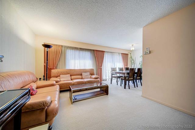 61 Croach Cres, House detached with 3 bedrooms, 3 bathrooms and 3 parking in Toronto ON | Image 8
