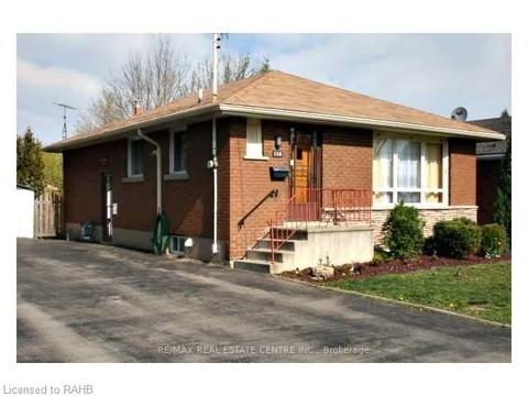 110 West 3rd St, House detached with 3 bedrooms, 2 bathrooms and 3 parking in Hamilton ON | Card Image