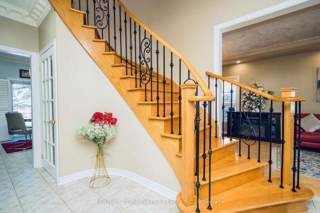 40 Norbury Dr, House detached with 4 bedrooms, 5 bathrooms and 6 parking in Markham ON | Image 3