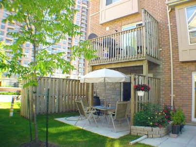 128 - 50 Strathaven Dr, Townhouse with 2 bedrooms, 2 bathrooms and 2 parking in Mississauga ON | Image 3