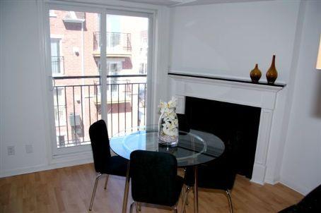 th904 - 16 Laidlaw St, Townhouse with 2 bedrooms, 2 bathrooms and 1 parking in Toronto ON | Image 3