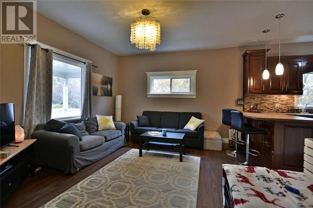 226 Church Street, House detached with 4 bedrooms, 2 bathrooms and 4 parking in Brockville ON | Image 6