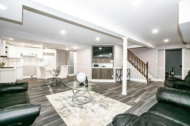 38 Brydon Cres, House detached with 3 bedrooms, 4 bathrooms and 6 parking in Brampton ON | Image 24
