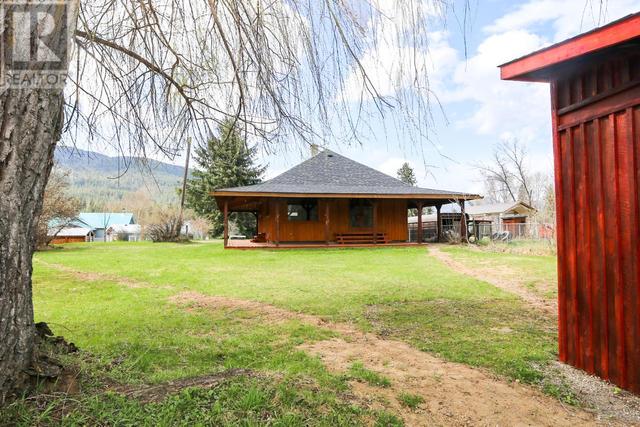 9865 Mcgarrigle Street, House detached with 1 bedrooms, 1 bathrooms and null parking in Thompson Nicola O (Lower North Thompson) BC | Image 21