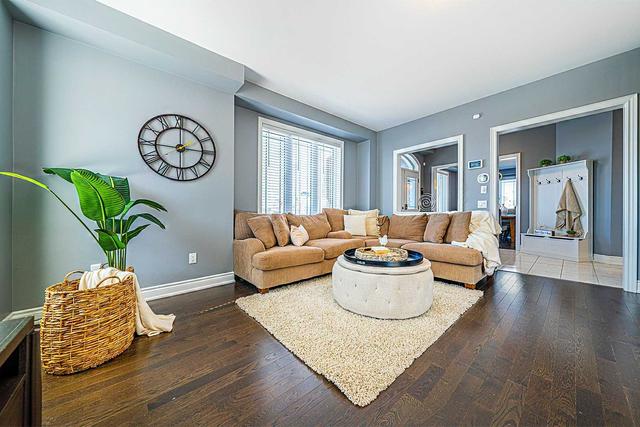 115 Walter English Dr, House detached with 4 bedrooms, 4 bathrooms and 4 parking in East Gwillimbury ON | Image 5
