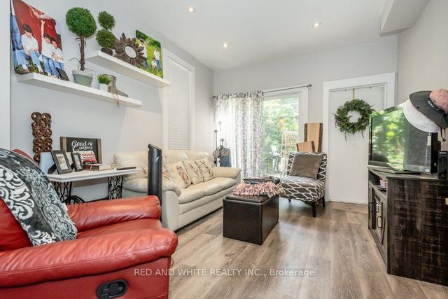 100 Queen St W, House detached with 4 bedrooms, 2 bathrooms and 3 parking in Cambridge ON | Image 37