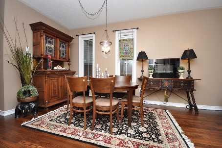 81 Woodbine Pl, House detached with 4 bedrooms, 3 bathrooms and 4 parking in Oshawa ON | Image 2