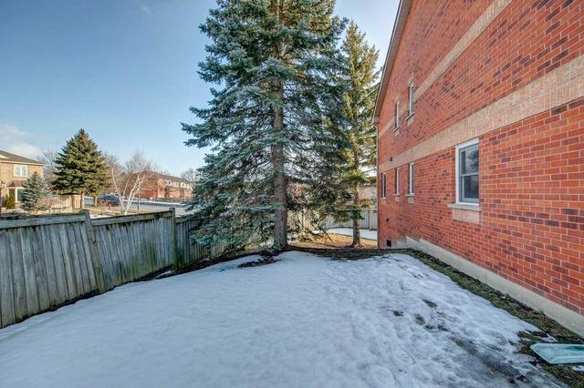 862 Playter Cres, Townhouse with 3 bedrooms, 3 bathrooms and 2 parking in Newmarket ON | Image 24