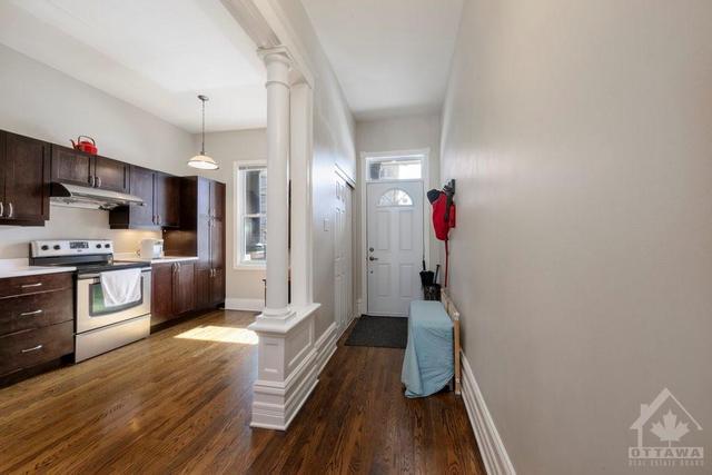 123 York Street, Home with 2 bedrooms, 3 bathrooms and 2 parking in Ottawa ON | Image 3