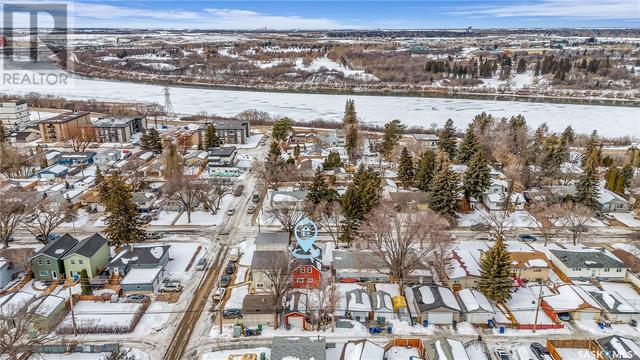 2025 St Charles Avenue, House detached with 3 bedrooms, 2 bathrooms and null parking in Saskatoon SK | Image 2