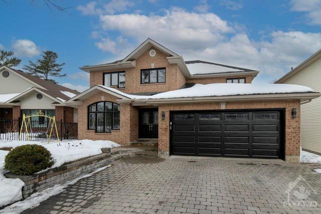 39 Bramblewood Crescent, House detached with 5 bedrooms, 3 bathrooms and 6 parking in Ottawa ON | Image 1