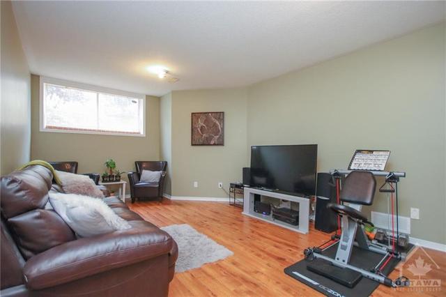 6354 Sablewood Place, Townhouse with 3 bedrooms, 3 bathrooms and 3 parking in Ottawa ON | Image 27