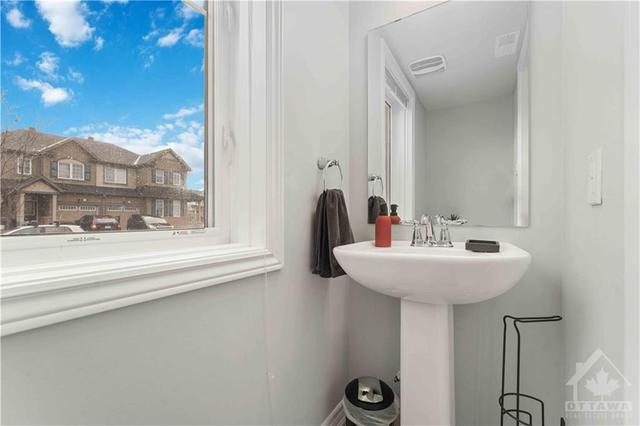 41 Maroma Street, Townhouse with 3 bedrooms, 2 bathrooms and 3 parking in Ottawa ON | Image 28