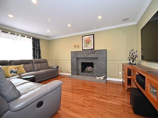 10 Garnett Dr, House detached with 4 bedrooms, 4 bathrooms and 4 parking in Ajax ON | Image 9