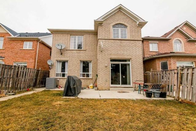 38 Village Lake Cres, House detached with 4 bedrooms, 4 bathrooms and 4 parking in Brampton ON | Image 16