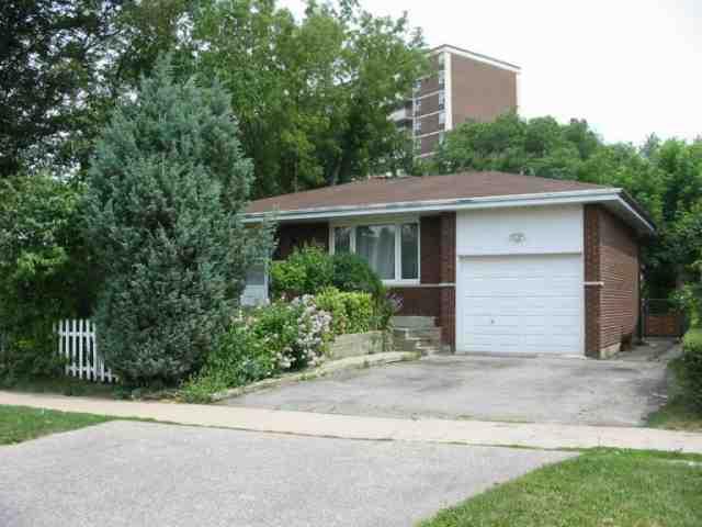 86 Shoredale Dr, House detached with 3 bedrooms, 3 bathrooms and 3 parking in Toronto ON | Image 1